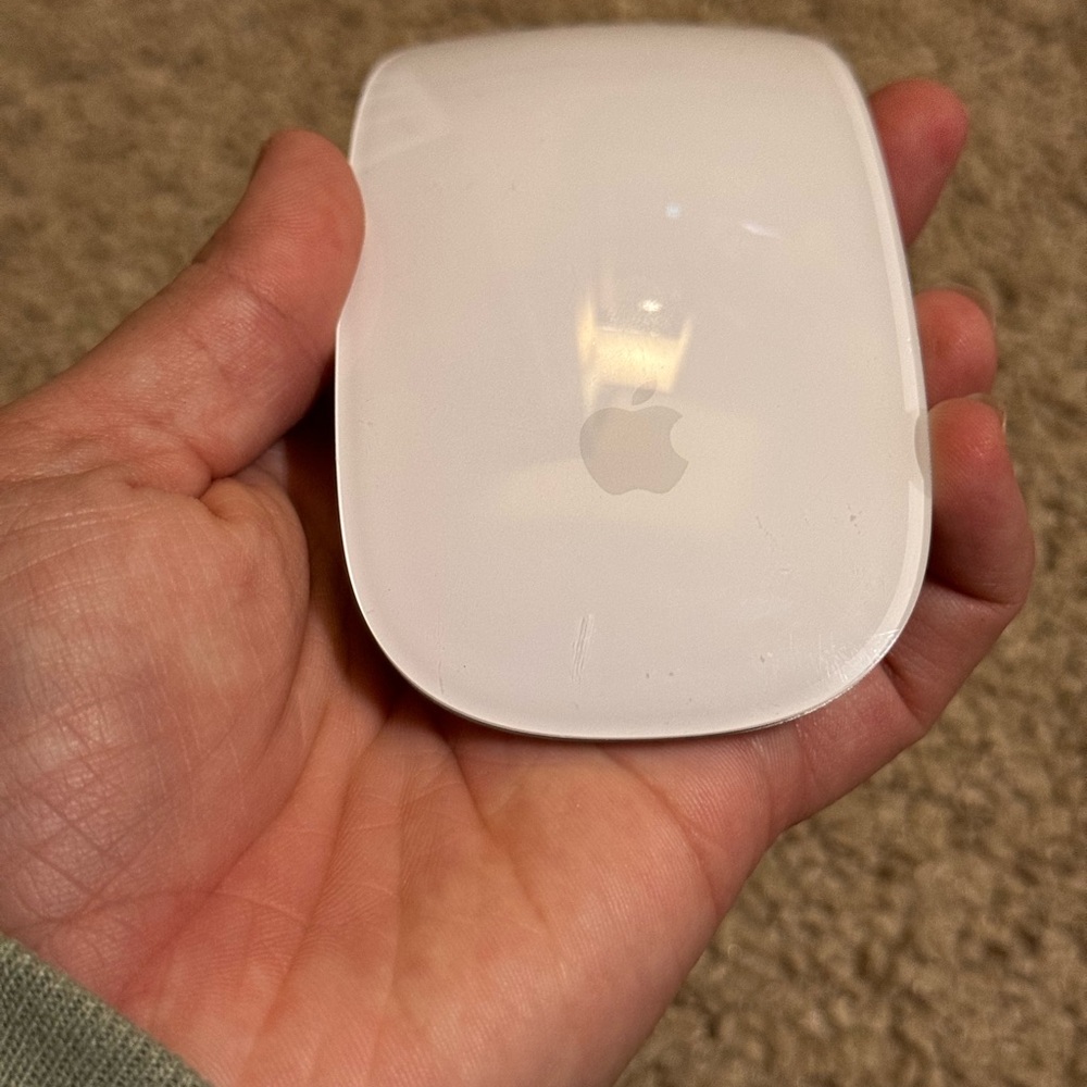 Magic Mouse - Picture 2 of 3